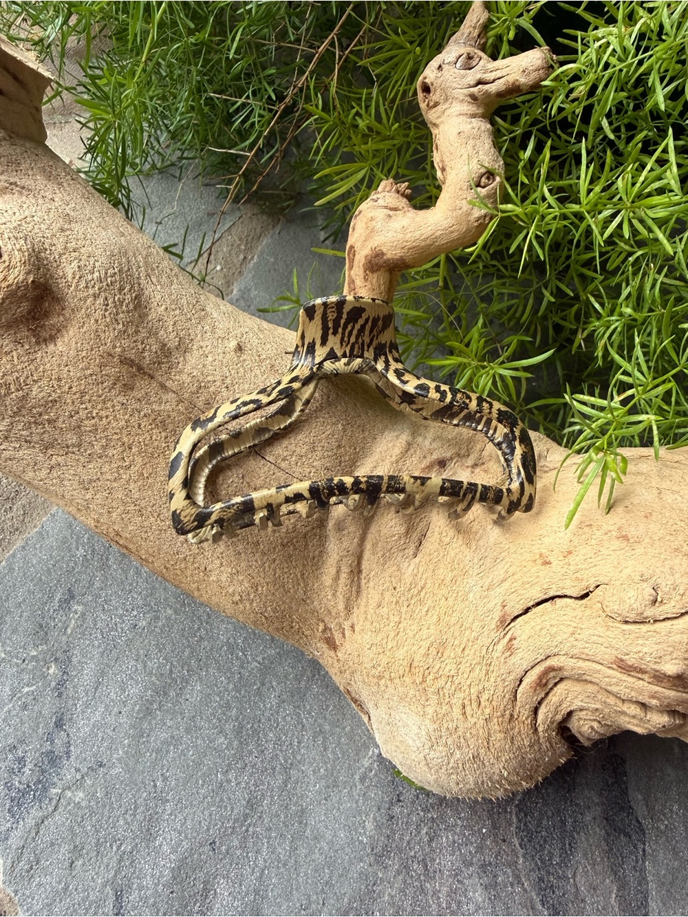 New🌟Anthropologie-Leopard Print Hair Claw Clip - Tan & Black
